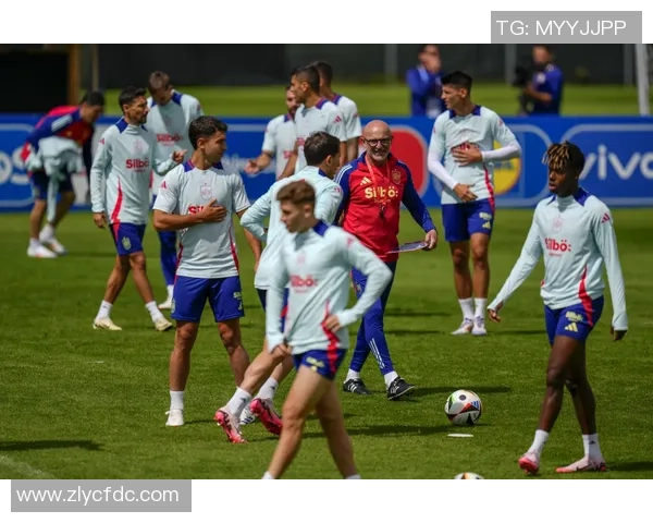 足球明星齐聚香港激情对决球迷热情高涨共庆足球盛宴